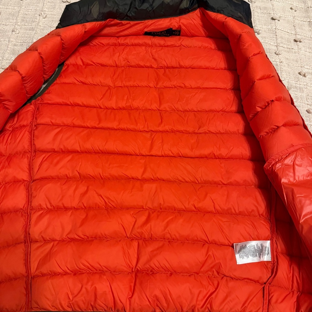 The Polo Ralph Lauren Camo/Orange Puffer Vest is a stylish and practical outerw - Picture 8 of 10